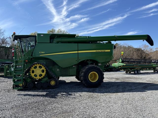 Image of John Deere S780 equipment image 1
