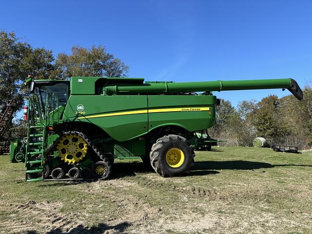 Image of John Deere S790 equipment image 1