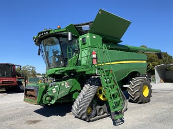 Main image John Deere S790