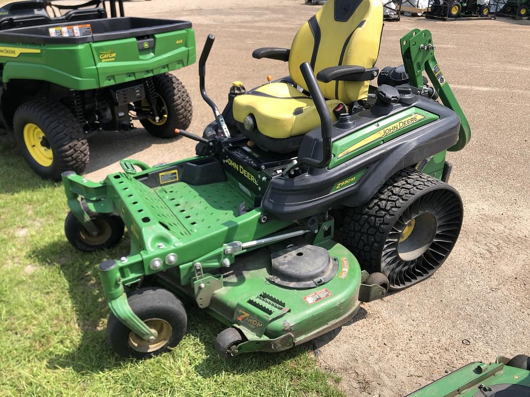 Image of John Deere Z930M Image 1