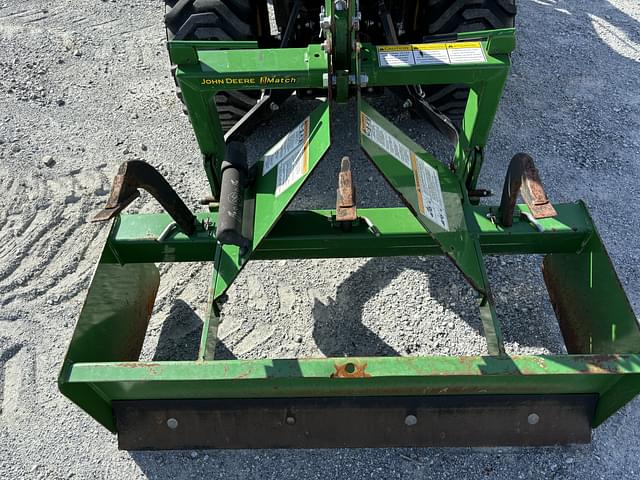 Image of John Deere 1025R equipment image 4