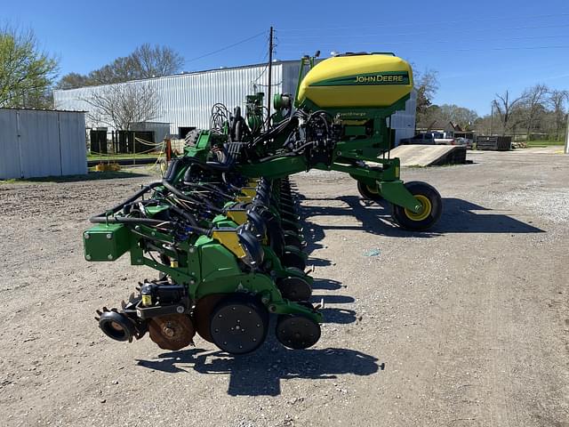 Image of John Deere 1725C equipment image 1