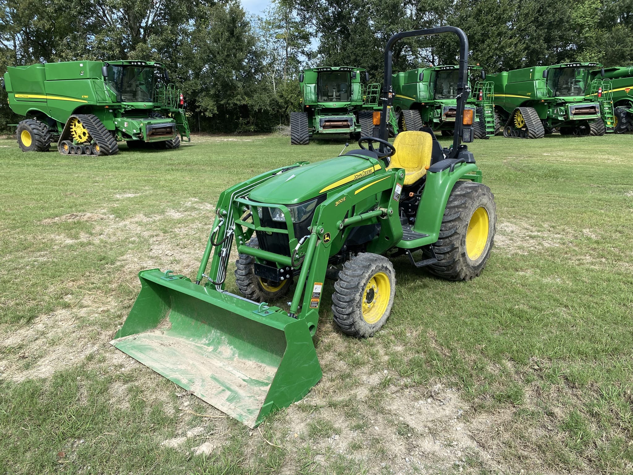 2021 John Deere 3025E Equipment Image0