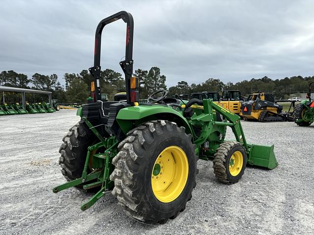 Image of John Deere 4044M equipment image 4