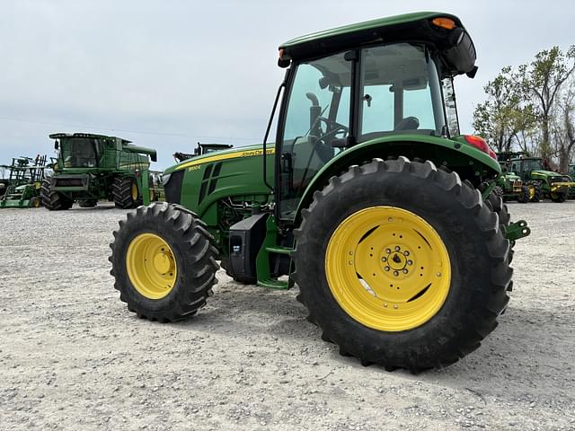 Image of John Deere 5100E equipment image 2