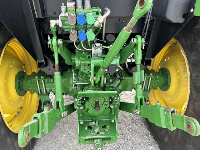 Image of John Deere 5100E equipment image 4