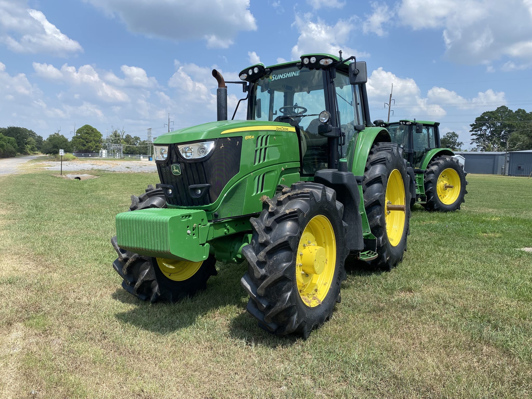 2021 John Deere 6195M Equipment Image0