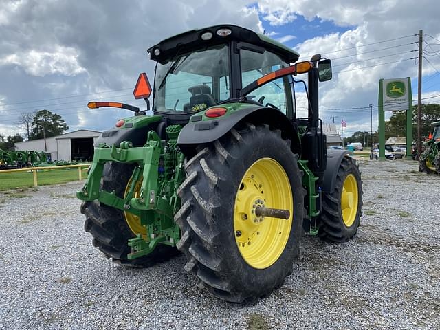 Image of John Deere 6215R equipment image 4