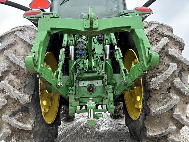 Image of John Deere 6215R equipment image 4