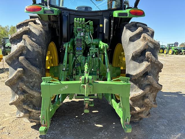 Image of John Deere 6215R equipment image 4