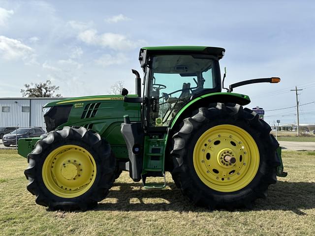 Image of John Deere 6215R equipment image 1