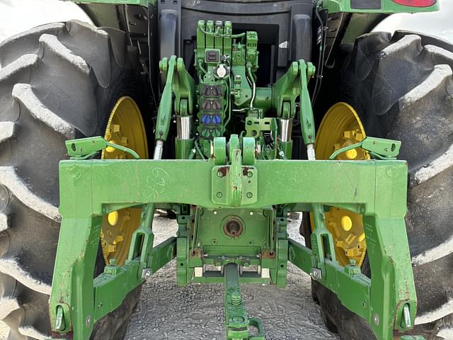 Image of John Deere 6215R equipment image 4