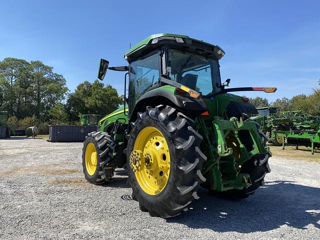 Image of John Deere 8R 230 equipment image 2