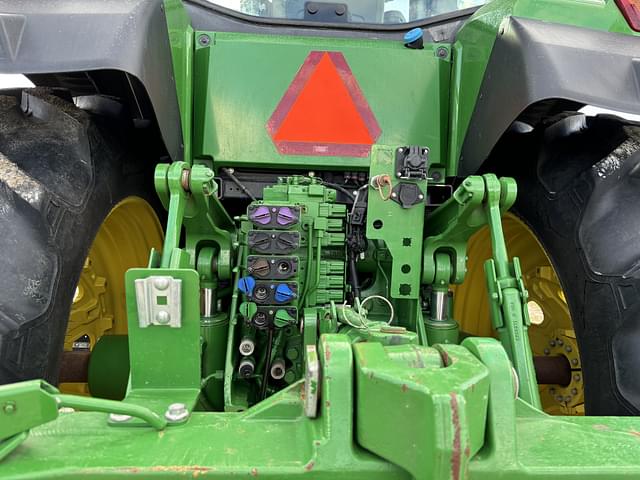 Image of John Deere 8R 370 equipment image 4