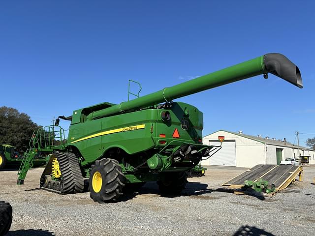 Image of John Deere S790 equipment image 2