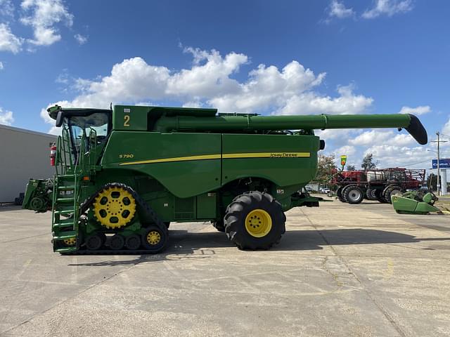 Image of John Deere S790 equipment image 1