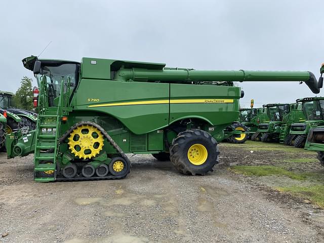 Image of John Deere S790 equipment image 1