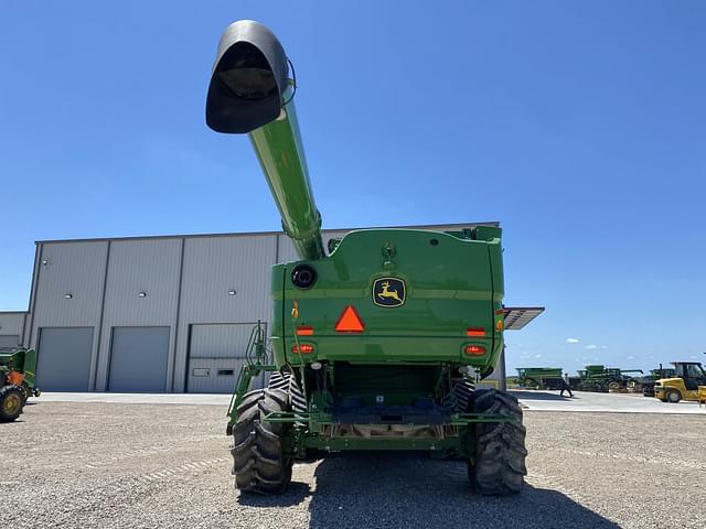 Image of John Deere S790 equipment image 1