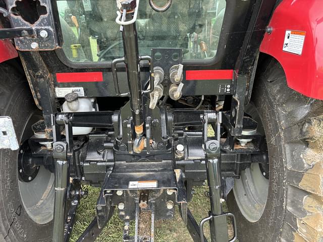 Image of Case IH Farmall 40C equipment image 4