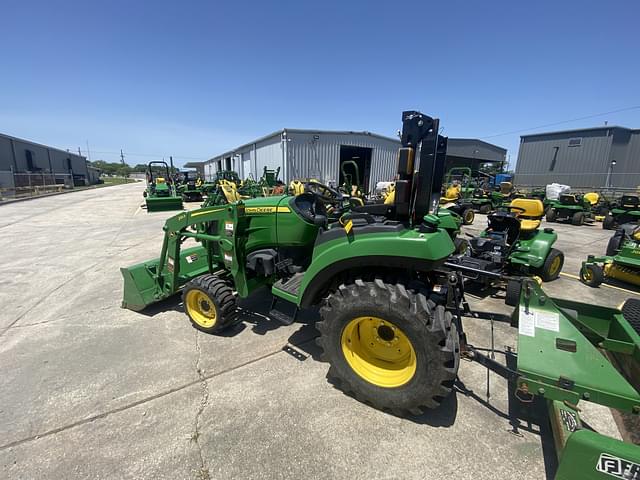Image of John Deere 2032R equipment image 2