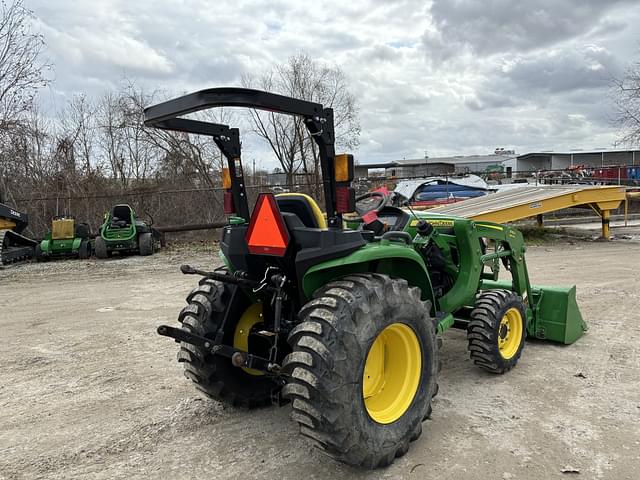 Image of John Deere 3025E equipment image 4