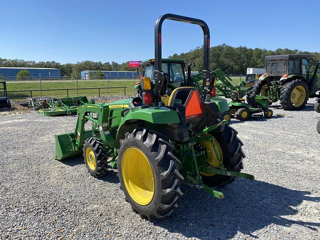 Image of John Deere 3035D equipment image 2