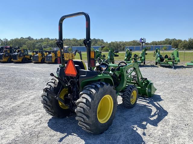 Image of John Deere 3038E equipment image 4