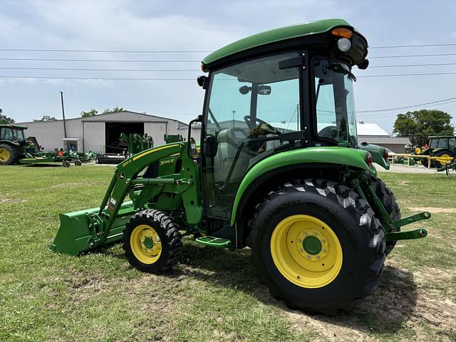 Image of John Deere 3046R equipment image 2