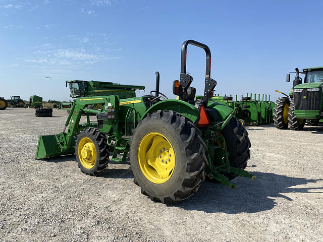 Image of John Deere 5055E equipment image 2