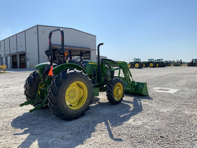 Image of John Deere 5055E equipment image 4