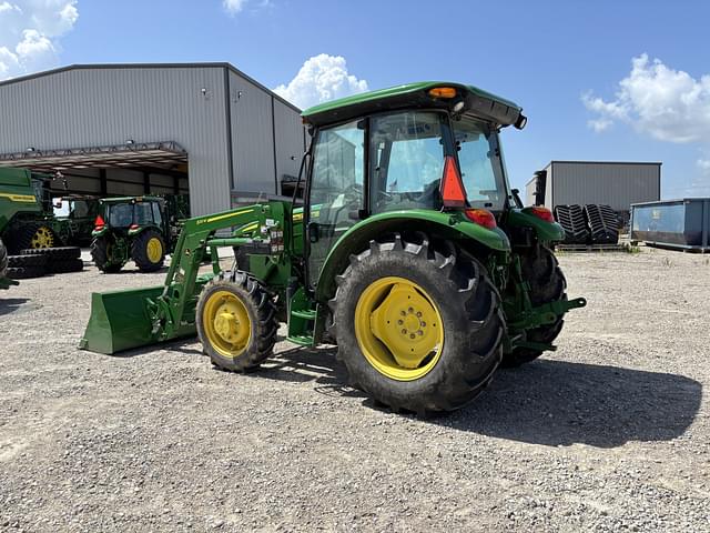 Image of John Deere 5075E equipment image 2