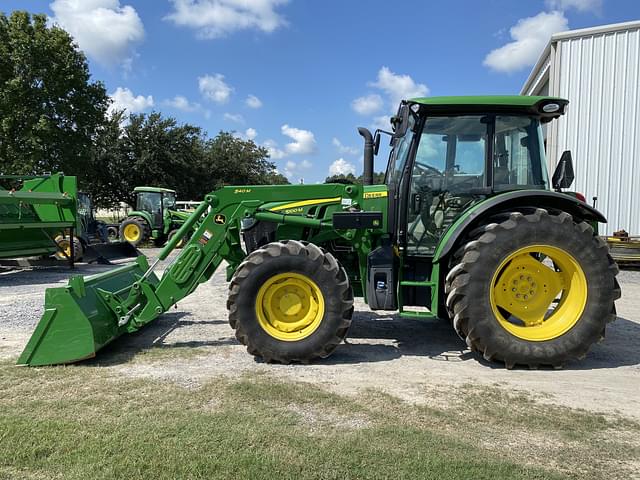 Image of John Deere 5100M equipment image 1