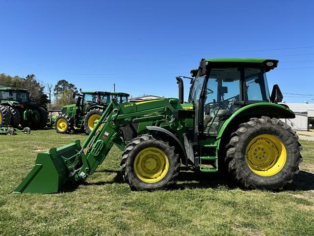 Image of John Deere 5100R equipment image 1
