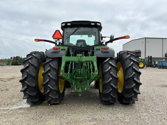 Image of John Deere 6R 215 equipment image 3