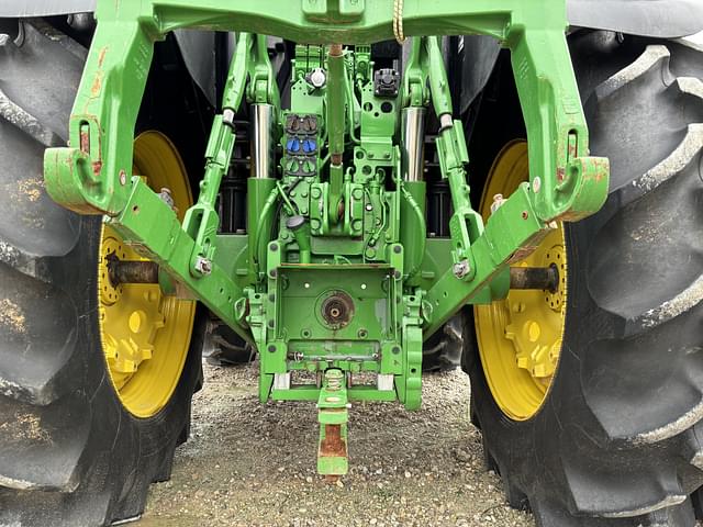 Image of John Deere 6R 215 equipment image 4