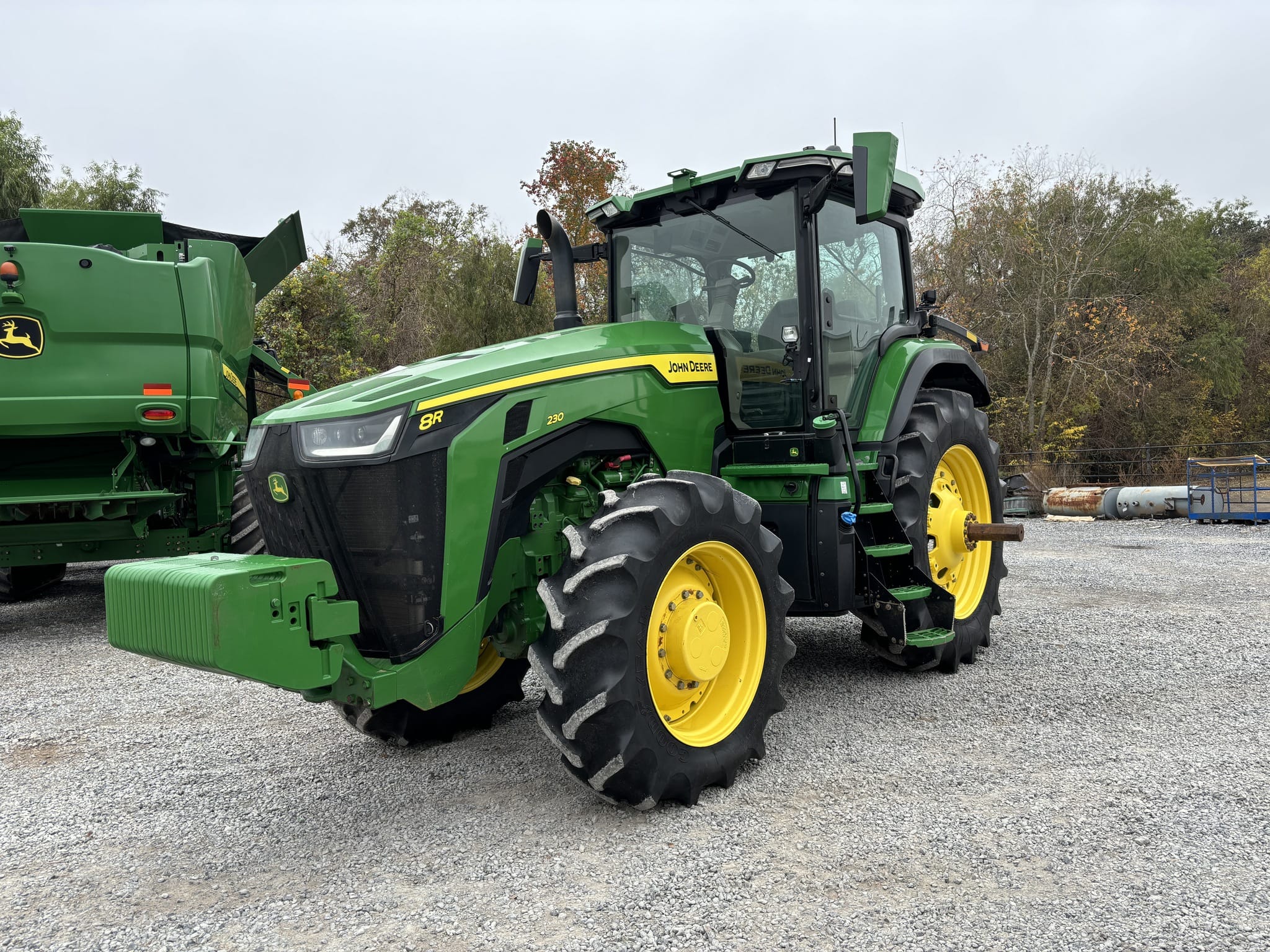 2022 John Deere 8R 230 Equipment Image0