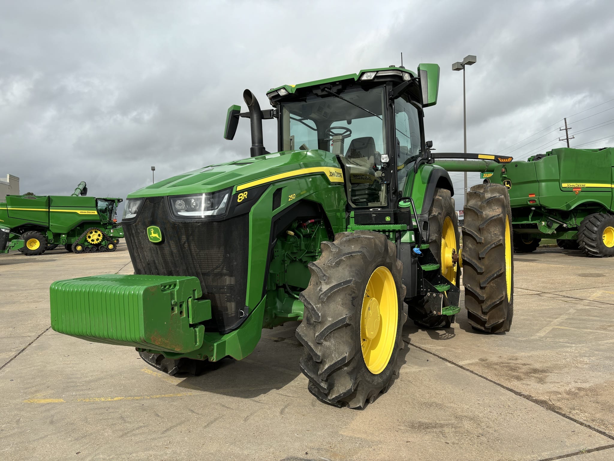 Main image John Deere 8R 250