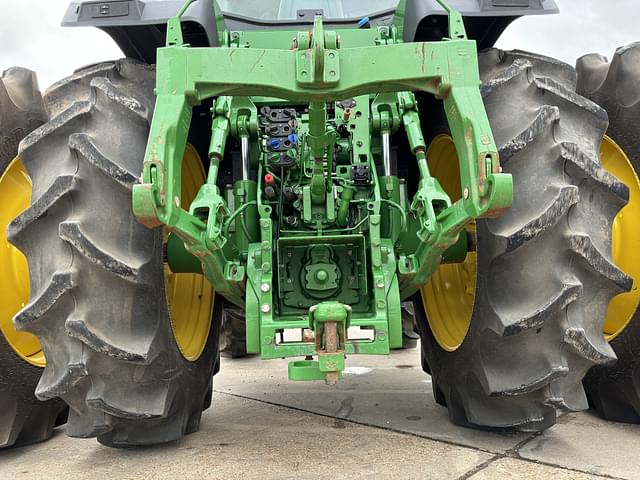 Image of John Deere 8R 250 equipment image 4