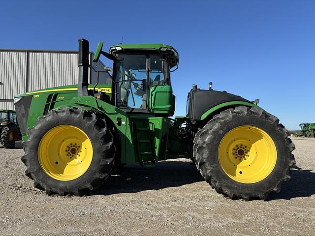 Image of John Deere 9R 440 equipment image 1