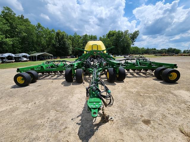 Image of John Deere N536C equipment image 4