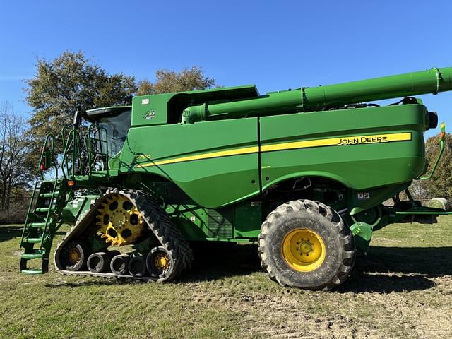 Image of John Deere S790 equipment image 1