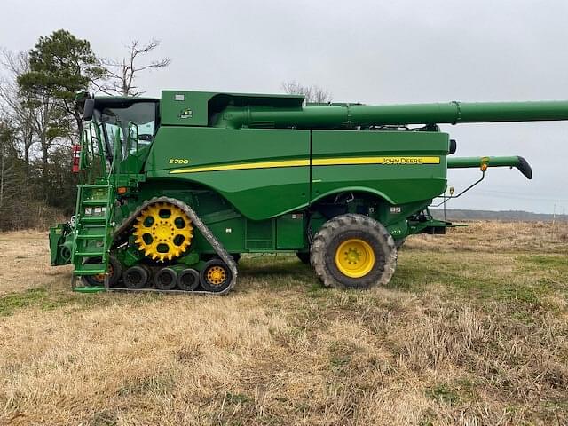 Image of John Deere S790 equipment image 1