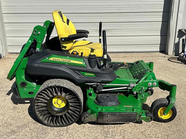 Image of John Deere Z930M equipment image 1