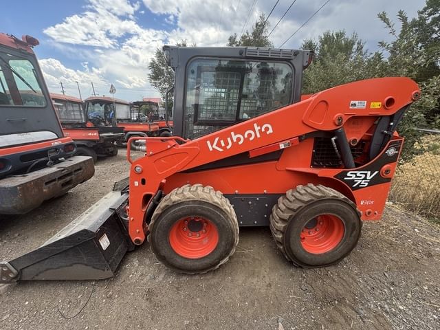 2022 Kubota SSV75 Equipment Image0