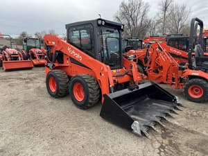 2022 Kubota SSV75PHC Image