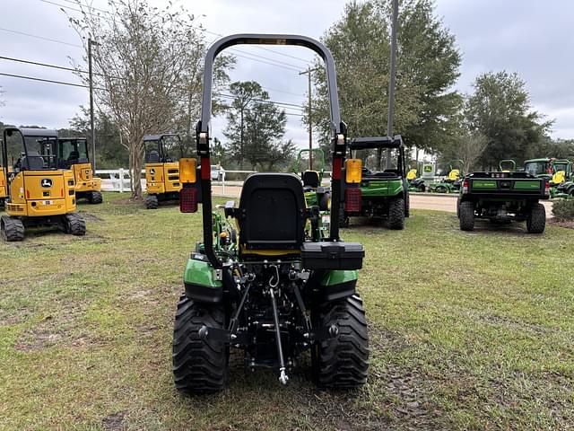 Image of John Deere 1025R equipment image 3