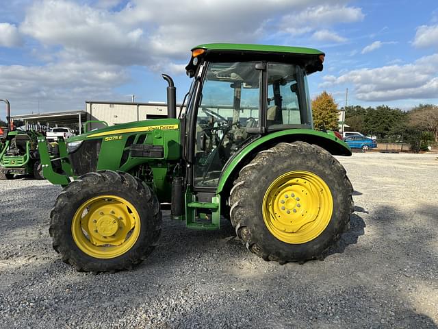 Image of John Deere 5075E equipment image 1