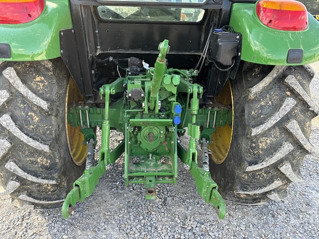 Image of John Deere 5075E equipment image 4