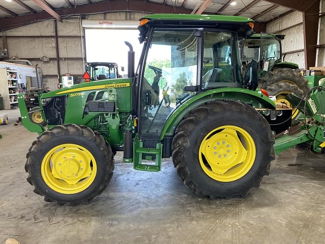 Image of John Deere 5075E equipment image 1