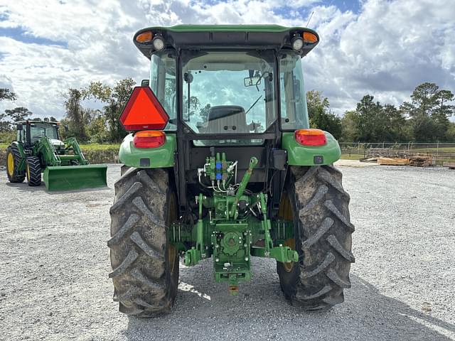 Image of John Deere 5100E equipment image 3